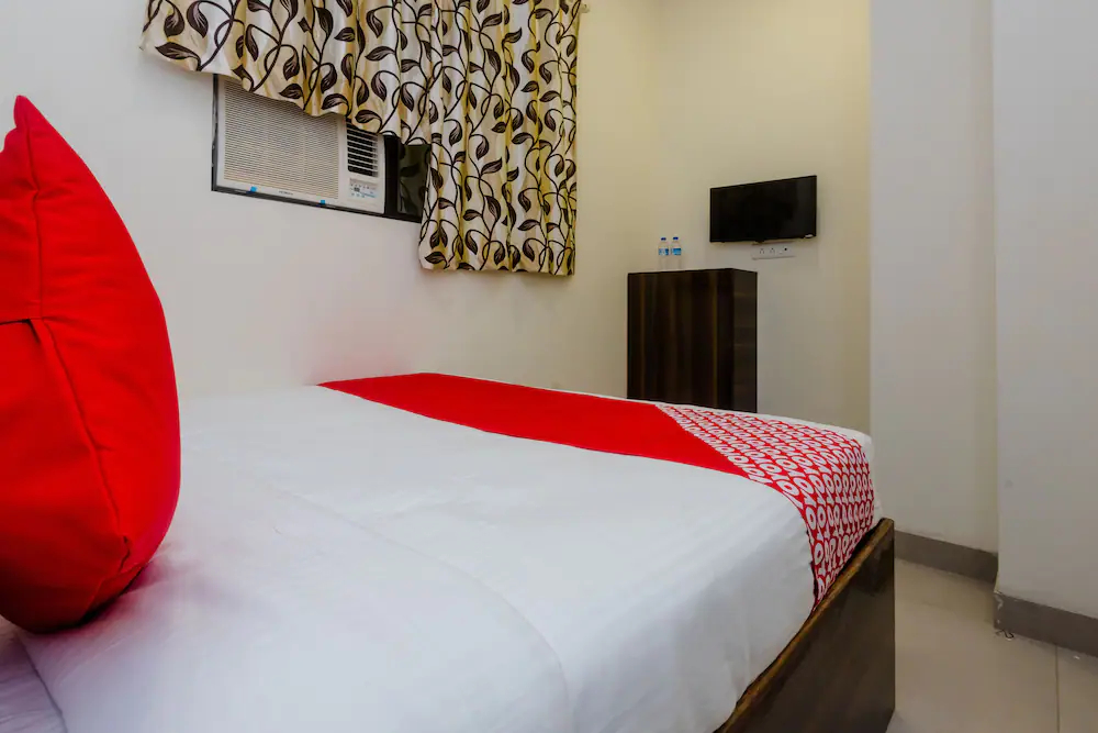 Everest Inn by OYO Rooms