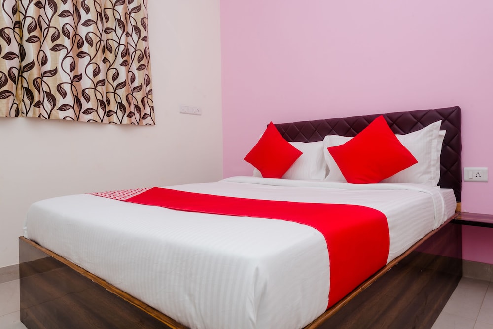Everest Inn by OYO Rooms