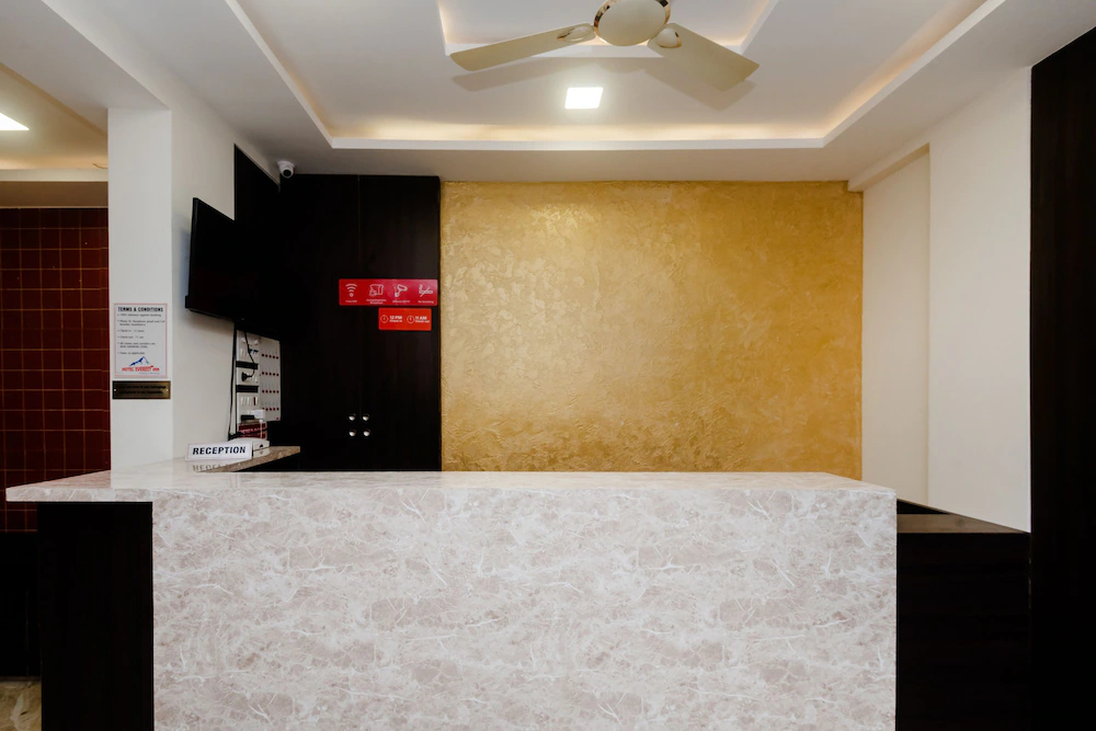 Everest Inn by OYO Rooms