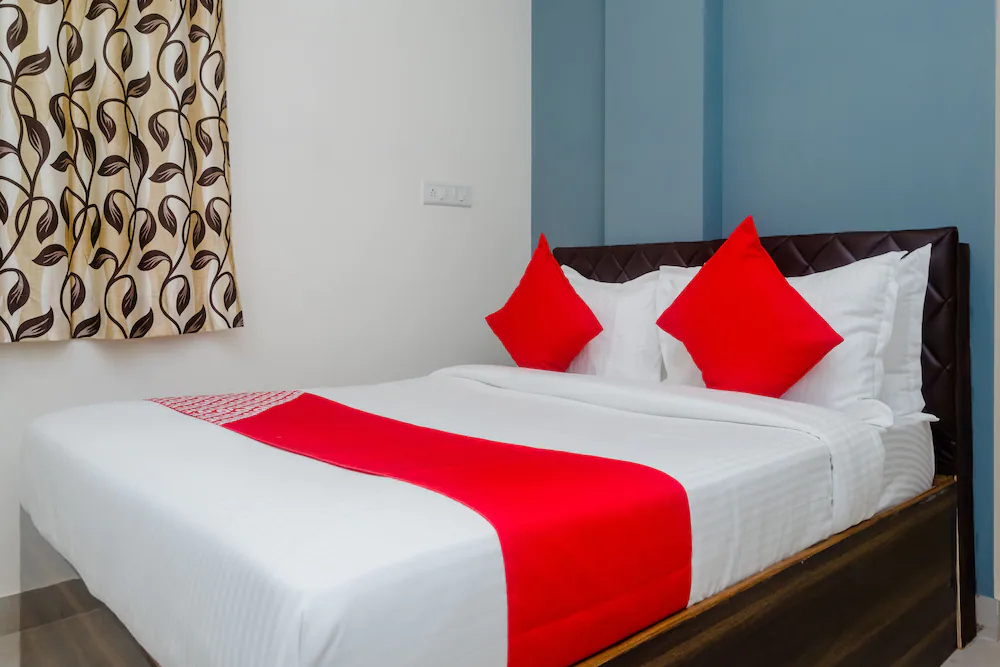 Everest Inn by OYO Rooms