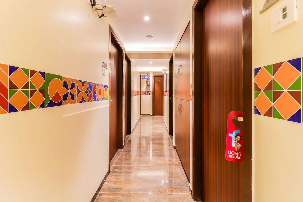 FabHotel Byaris International