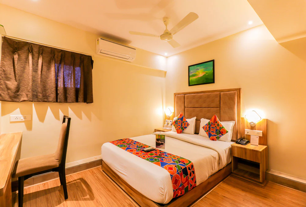 FabHotel Byaris International