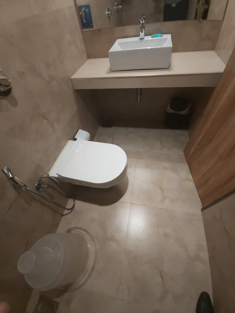 FabHotel Byaris International