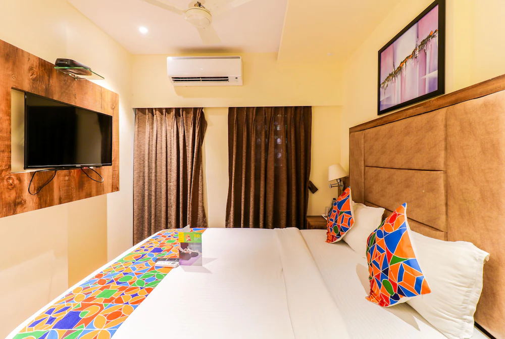 FabHotel Byaris International