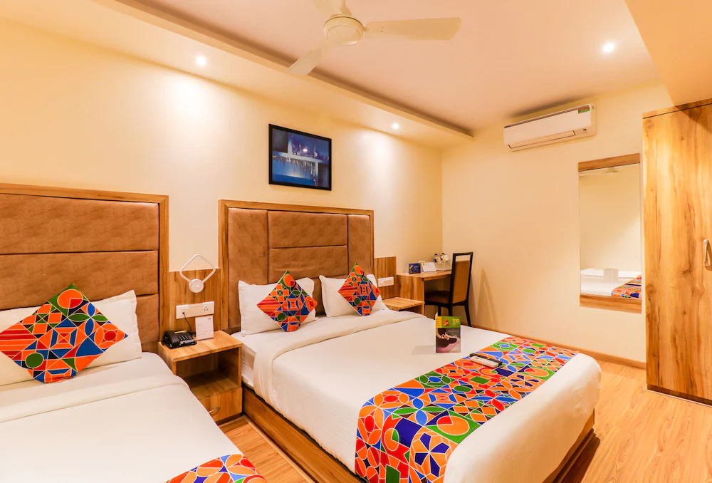 FabHotel Byaris International