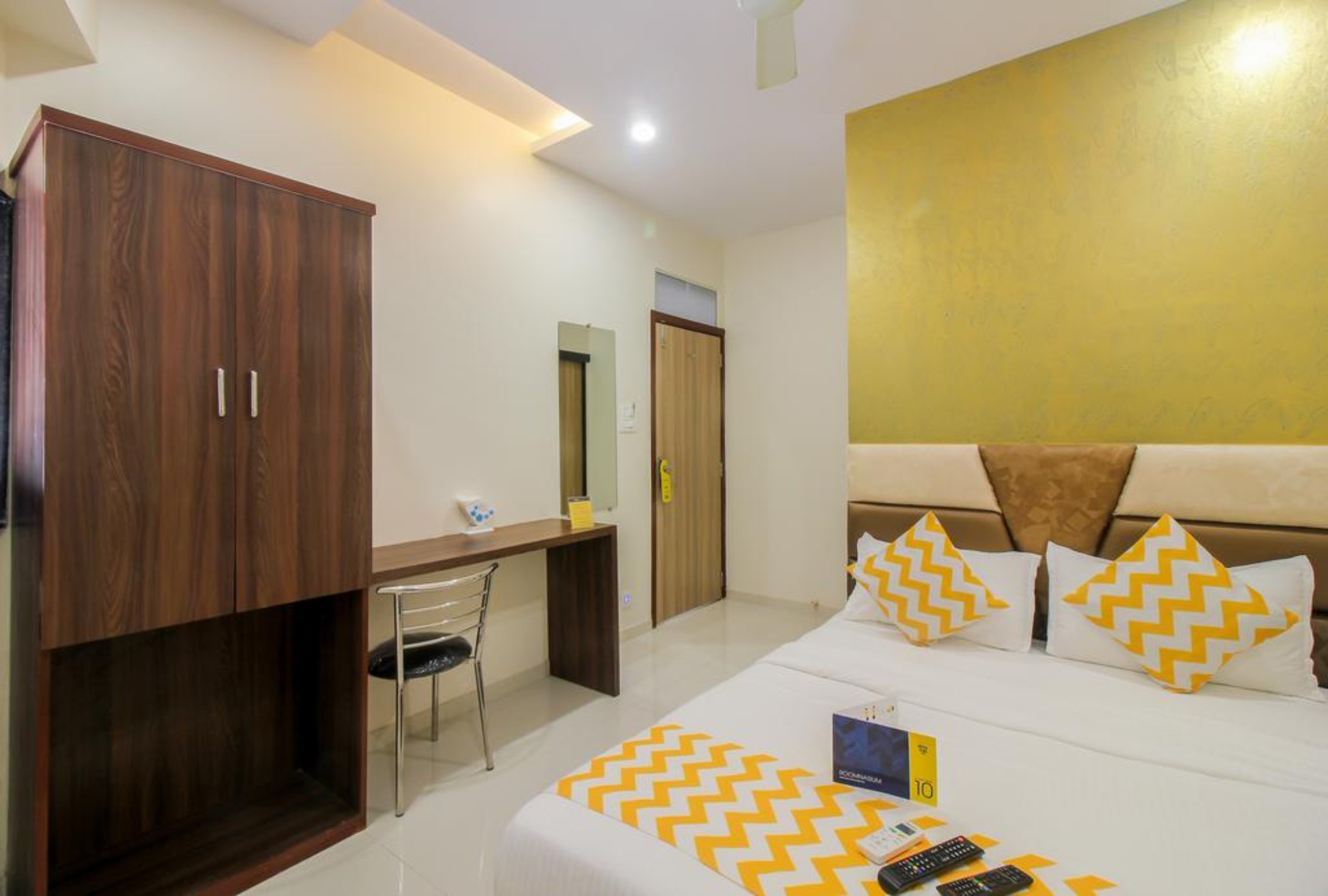 Fabhotel Hill Park Mumbai Airport