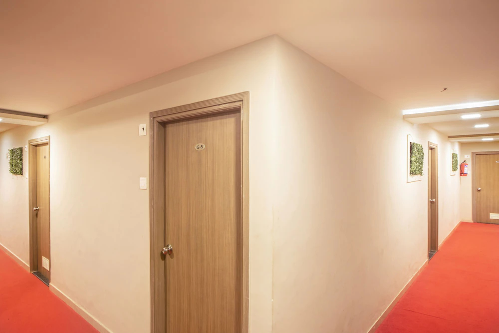 FabHotel Silver Lake