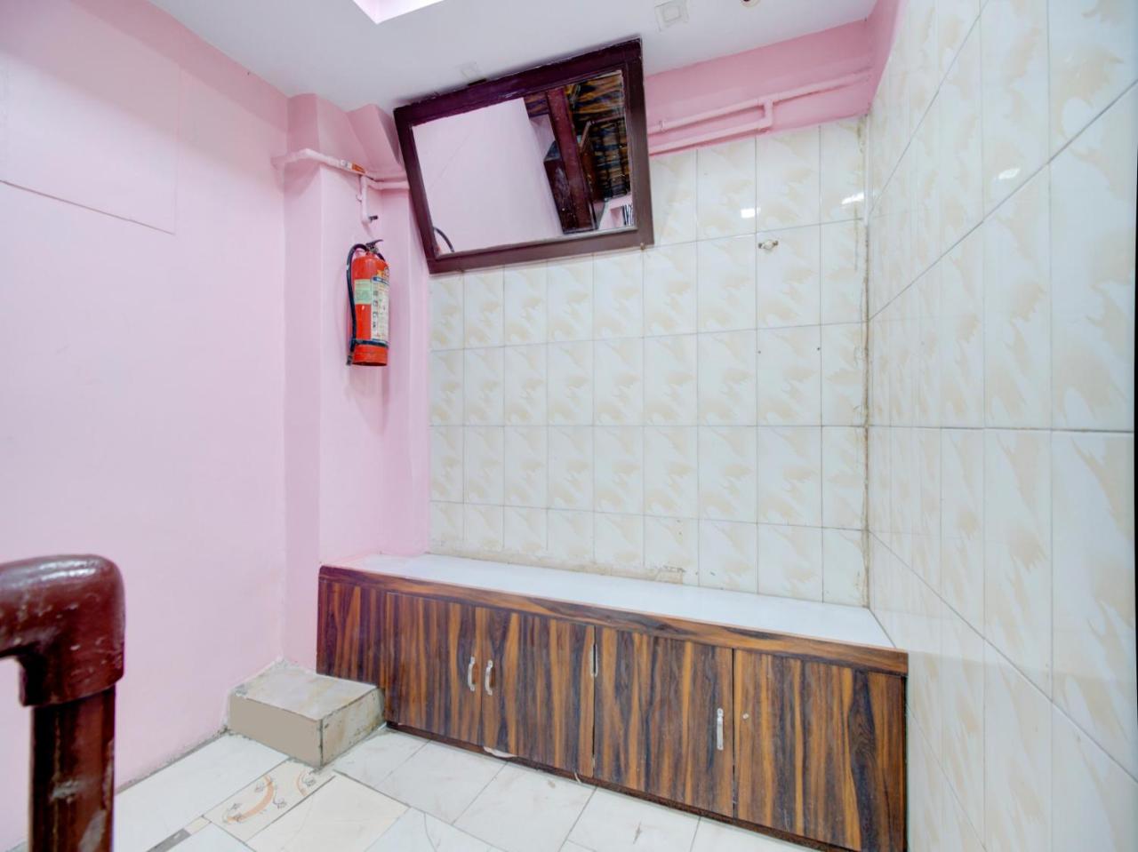 Gulzar Hotel by OYO Rooms