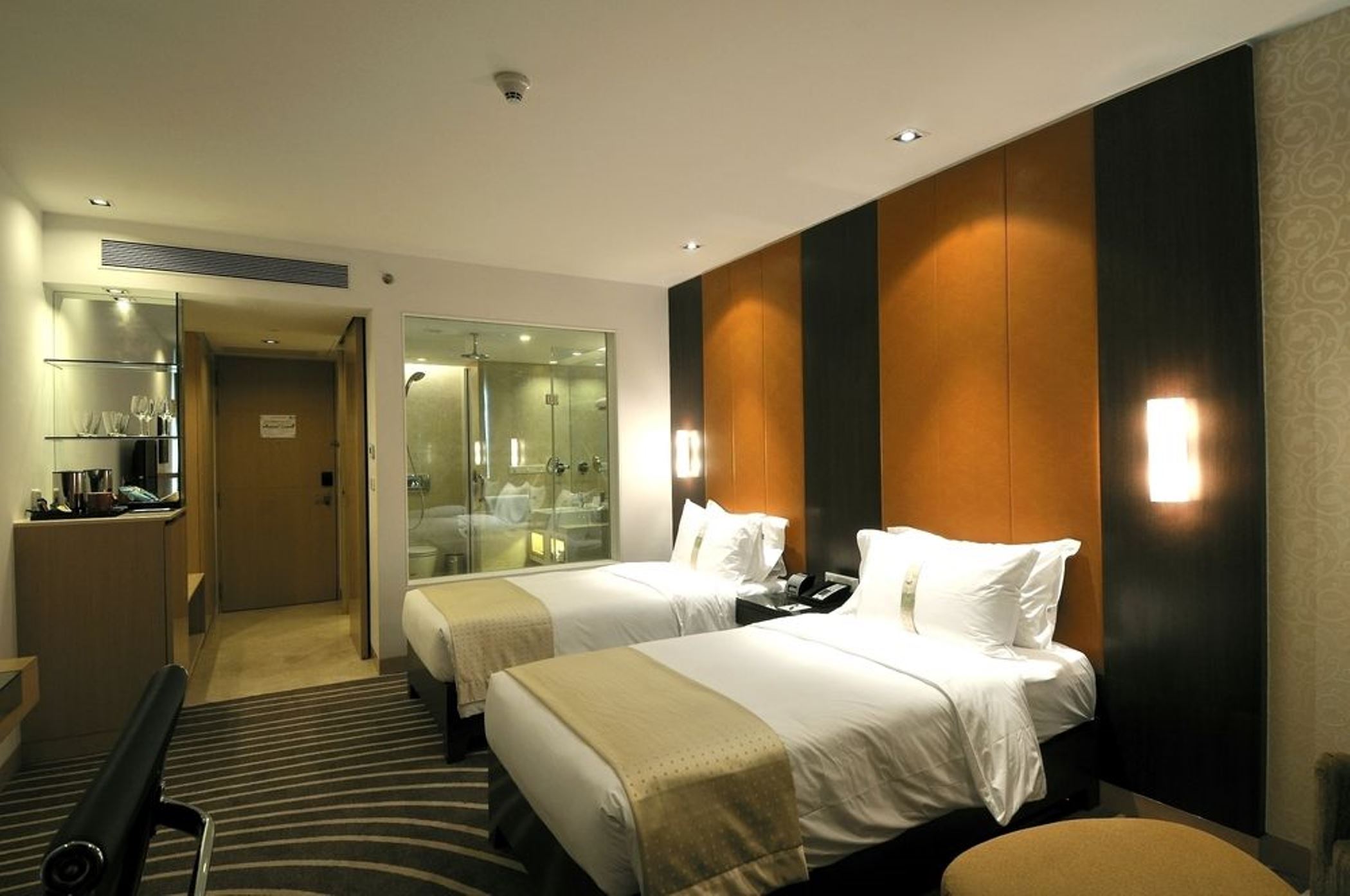 Holiday Inn Mumbai International Airport