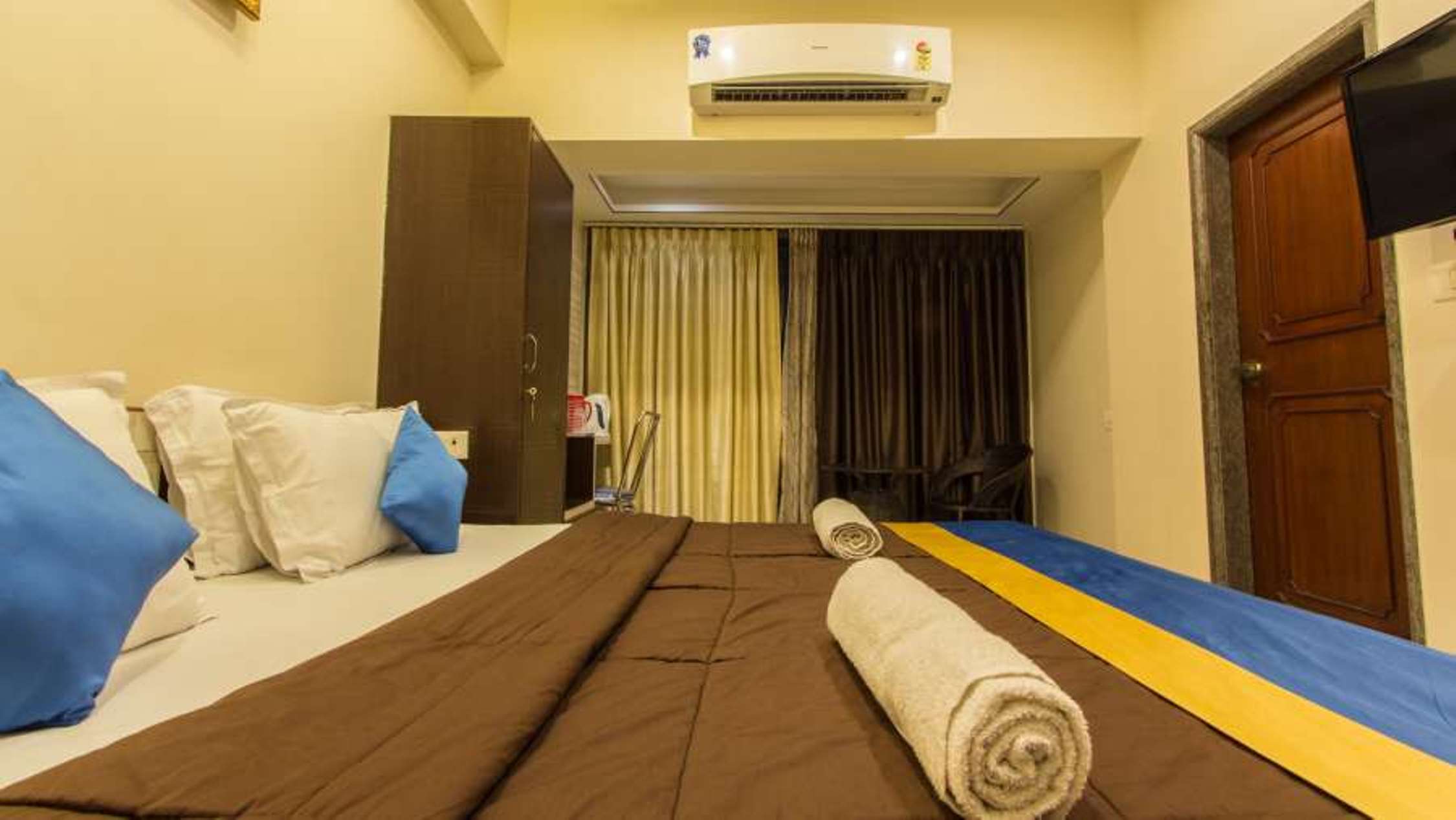 Hotel Aarya International