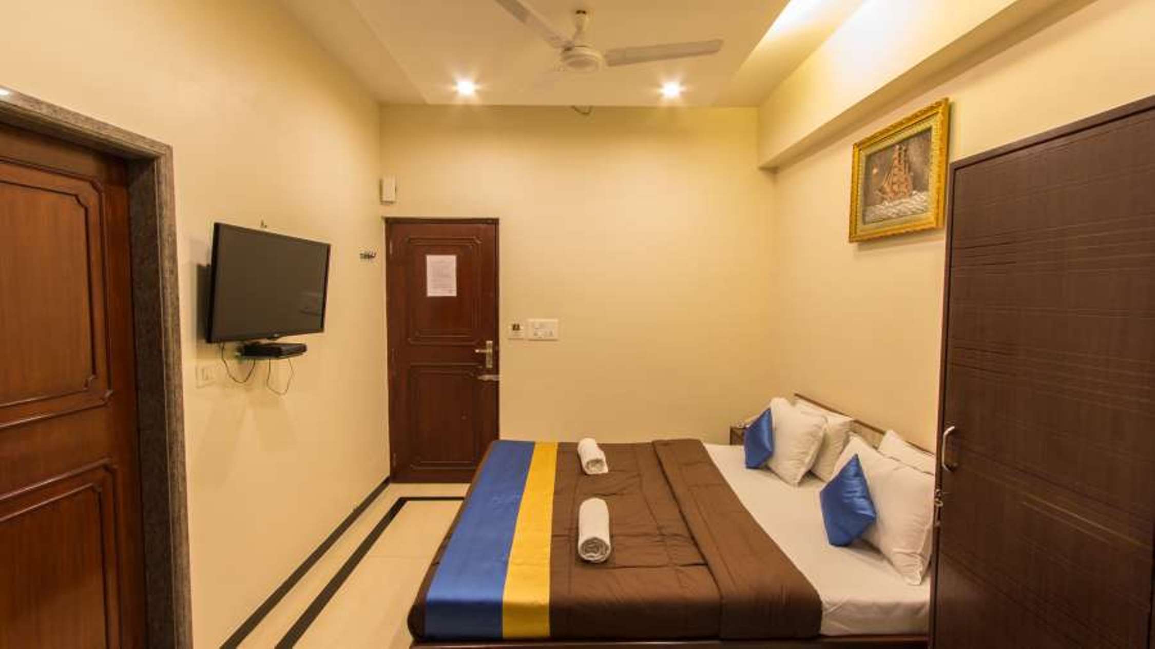 Hotel Aarya International
