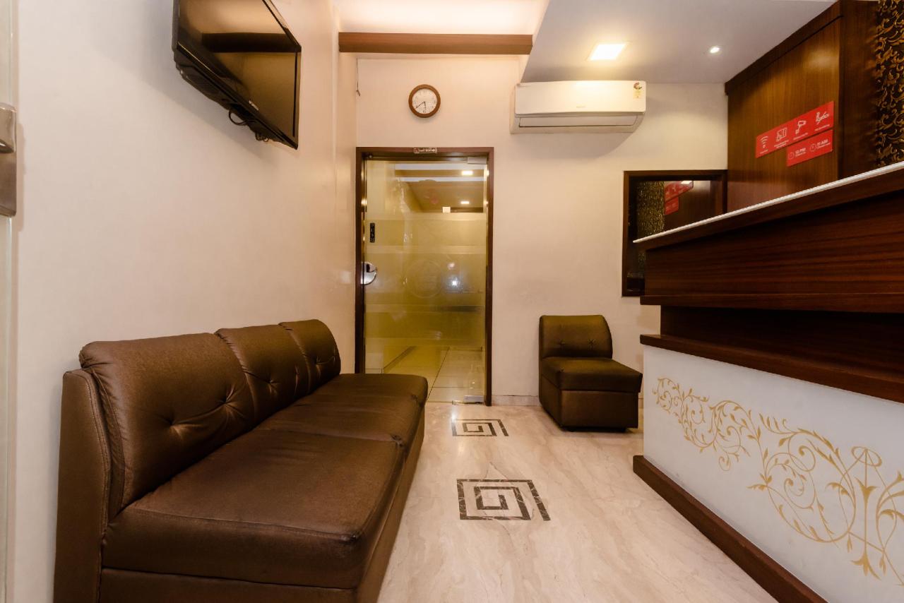 Hotel Airport Metro by OYO