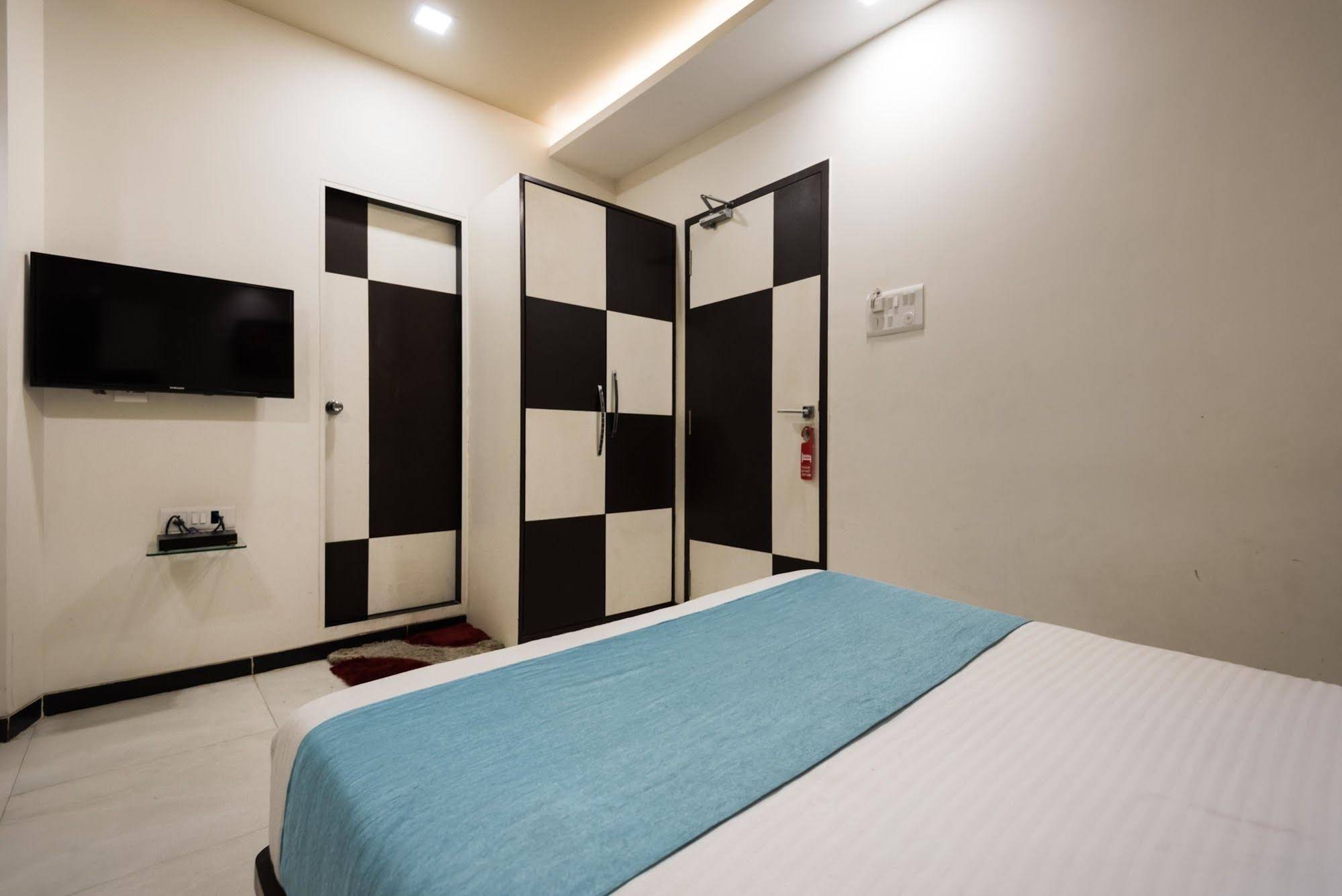 Hotel Blue Pearl Residency