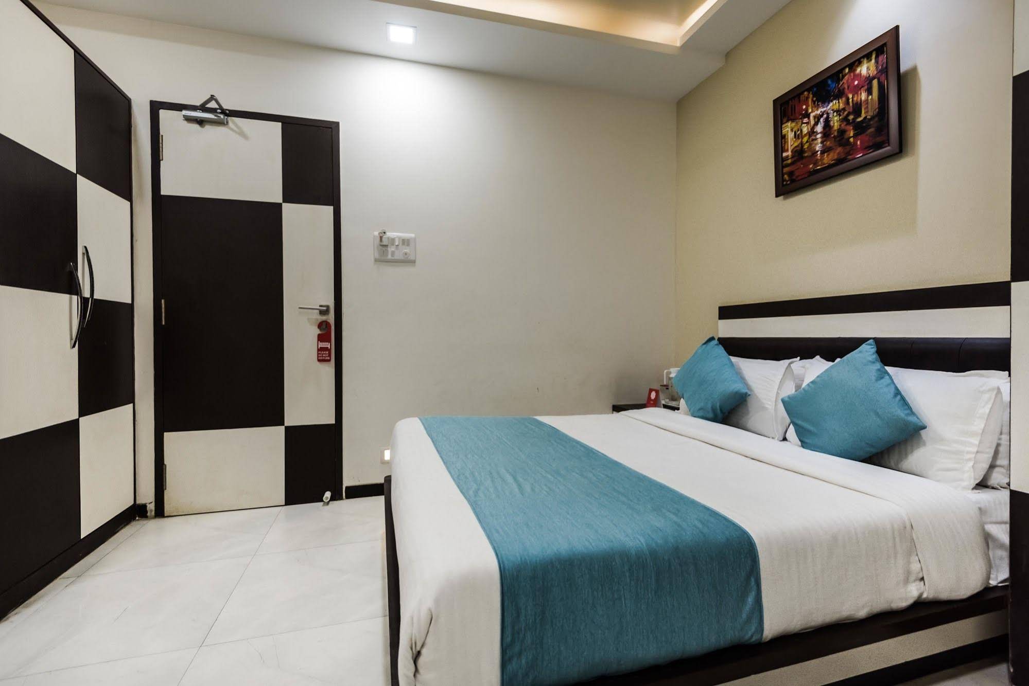 Hotel Blue Pearl Residency