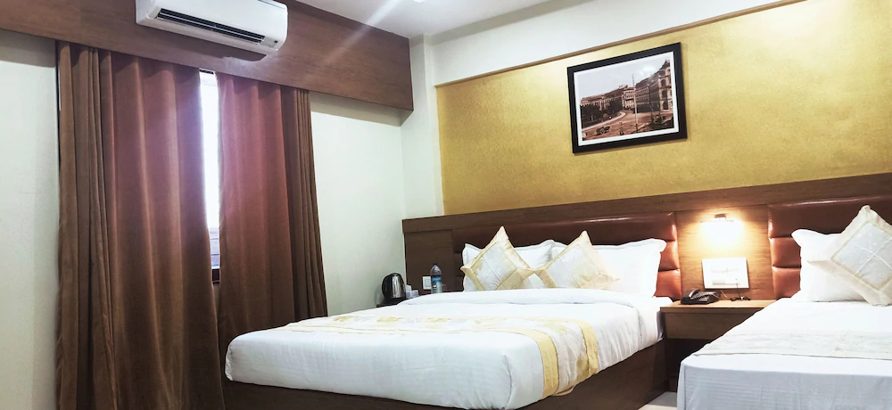 Hotel Crystal Luxury Inn