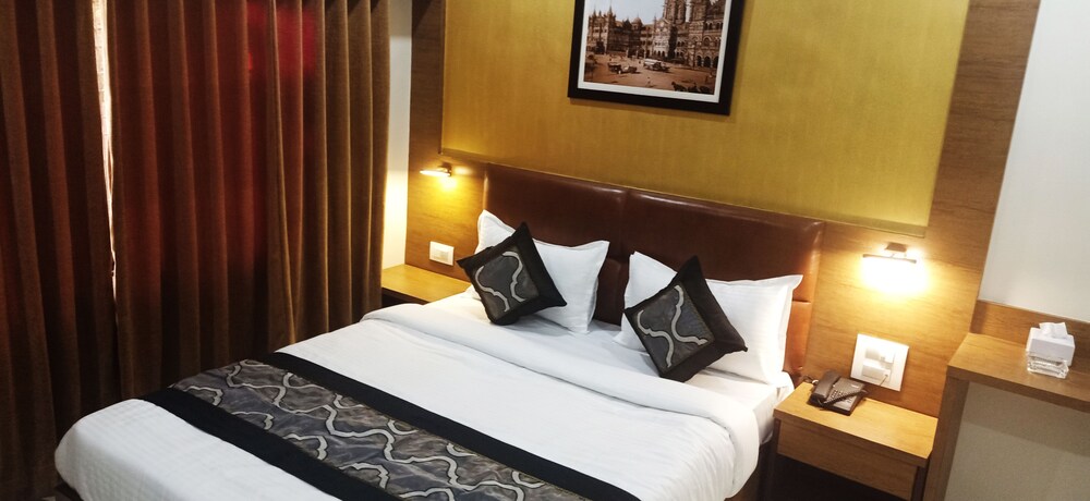 Hotel Crystal Luxury Inn