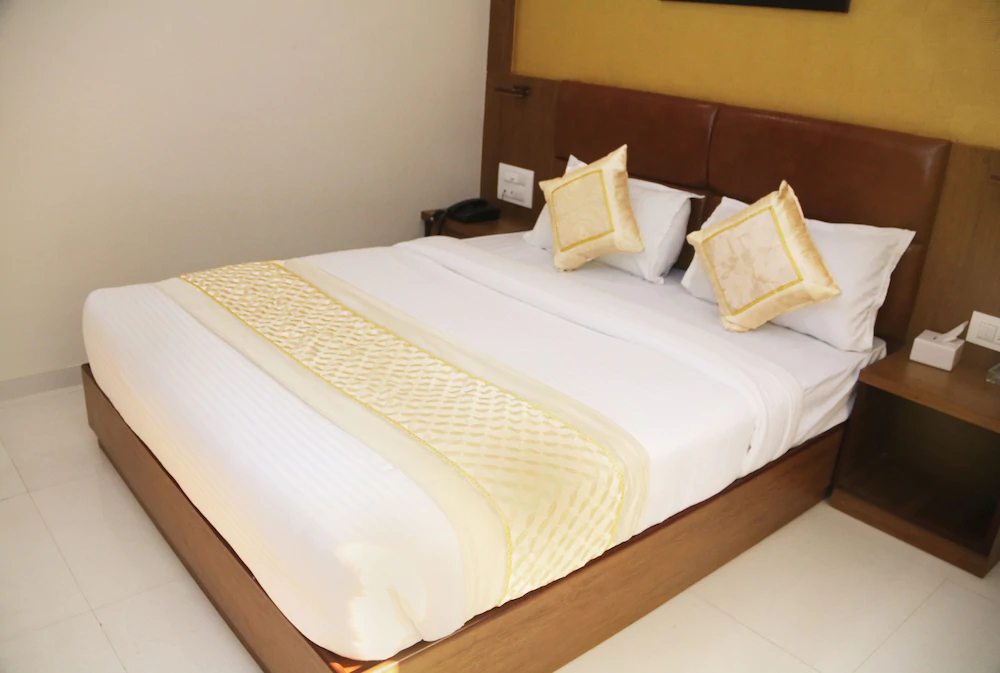 Hotel Crystal Luxury Inn