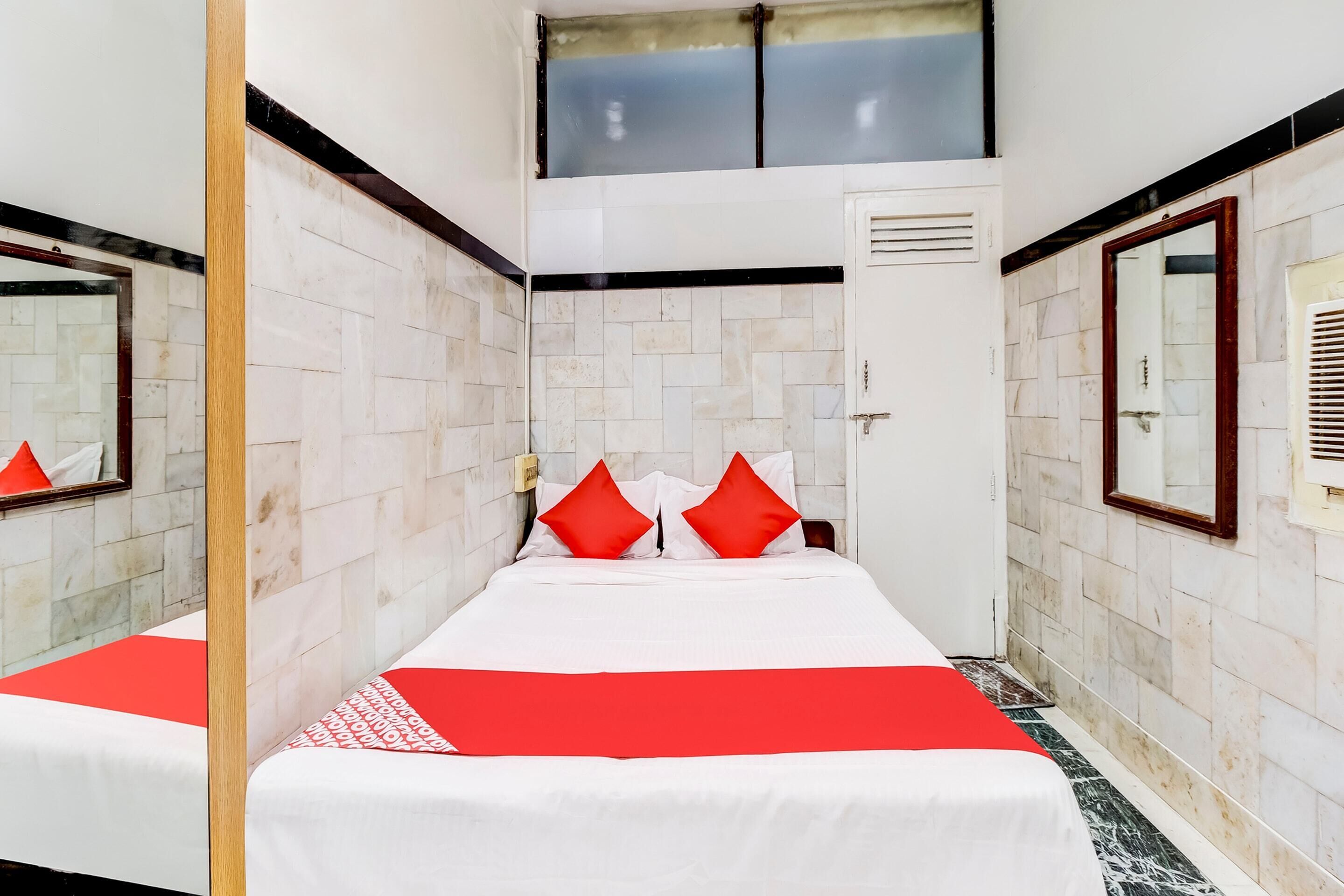 Hotel Dreamland by OYO