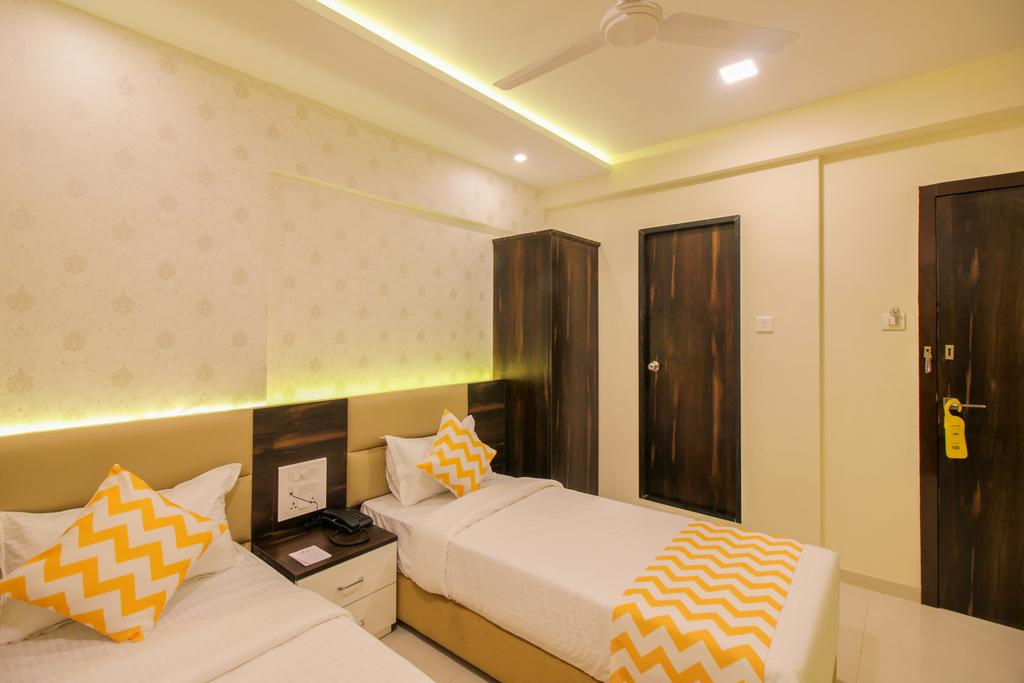 Hotel Embassy Park
