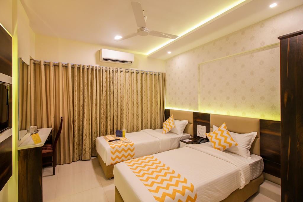 Hotel Embassy Park
