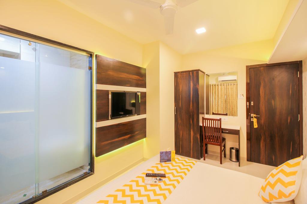 Hotel Embassy Park