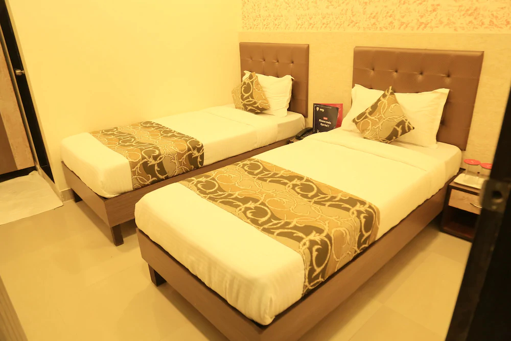 Hotel Golden Nest by OYO Rooms
