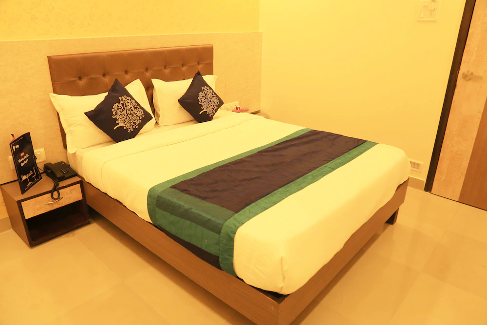 Hotel Golden Nest by OYO Rooms