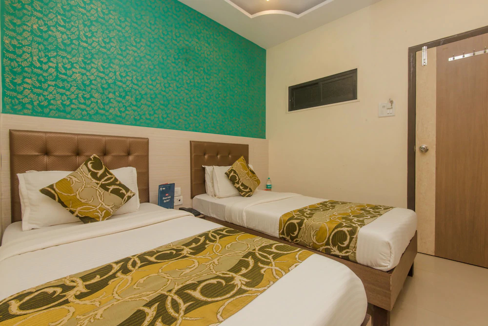 Hotel Golden Nest by OYO Rooms