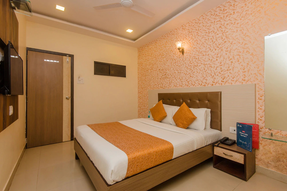 Hotel Golden Nest by OYO Rooms