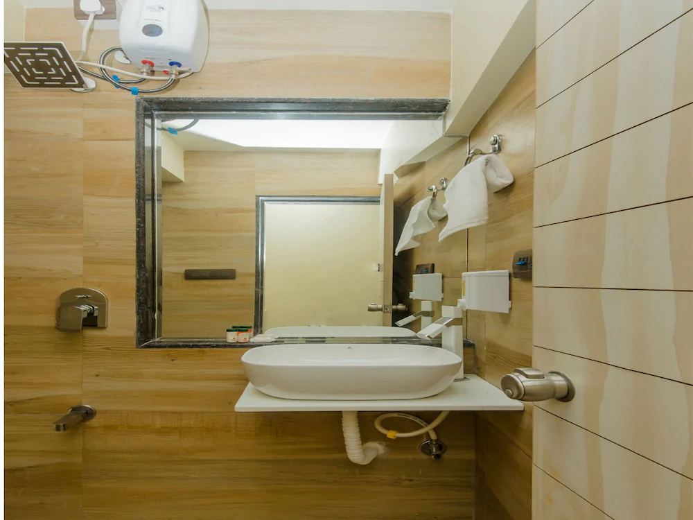 Hotel Meadow Inn by OYO Rooms