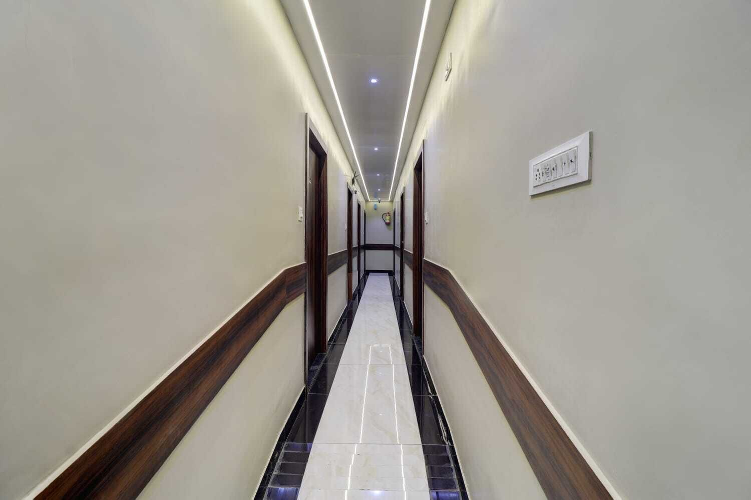 Hotel New Blue Sapphire Residency