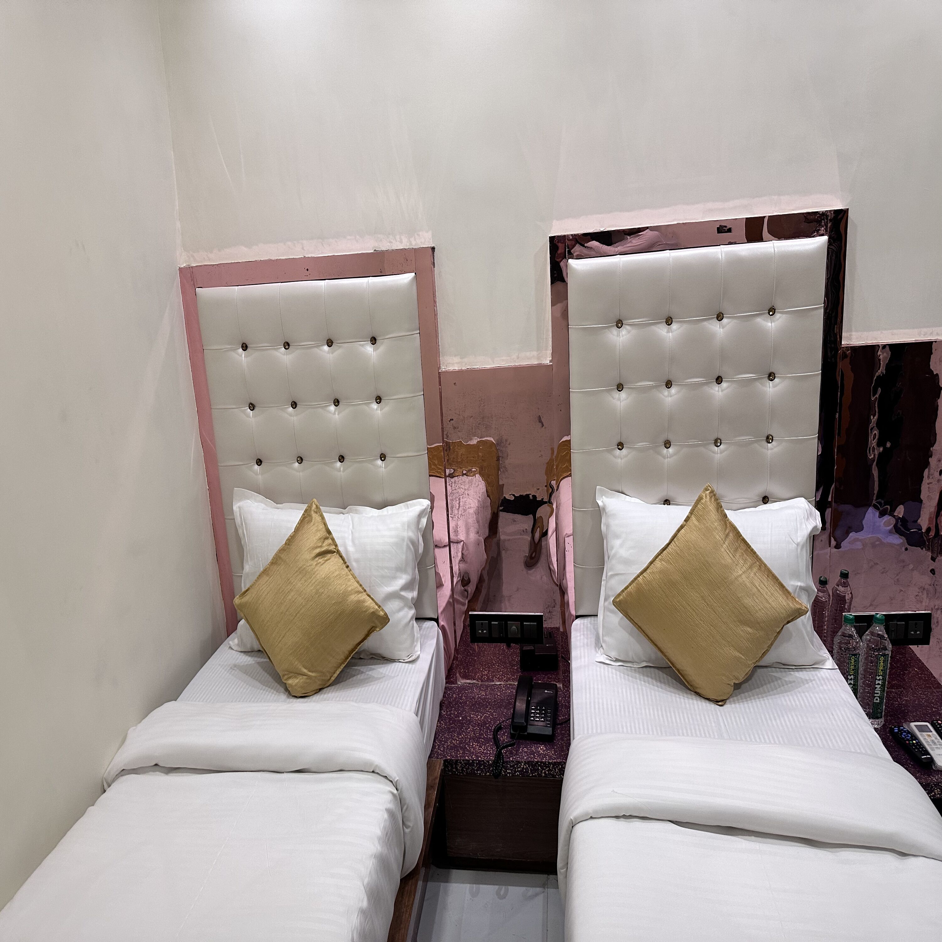 Hotel Airport Crown