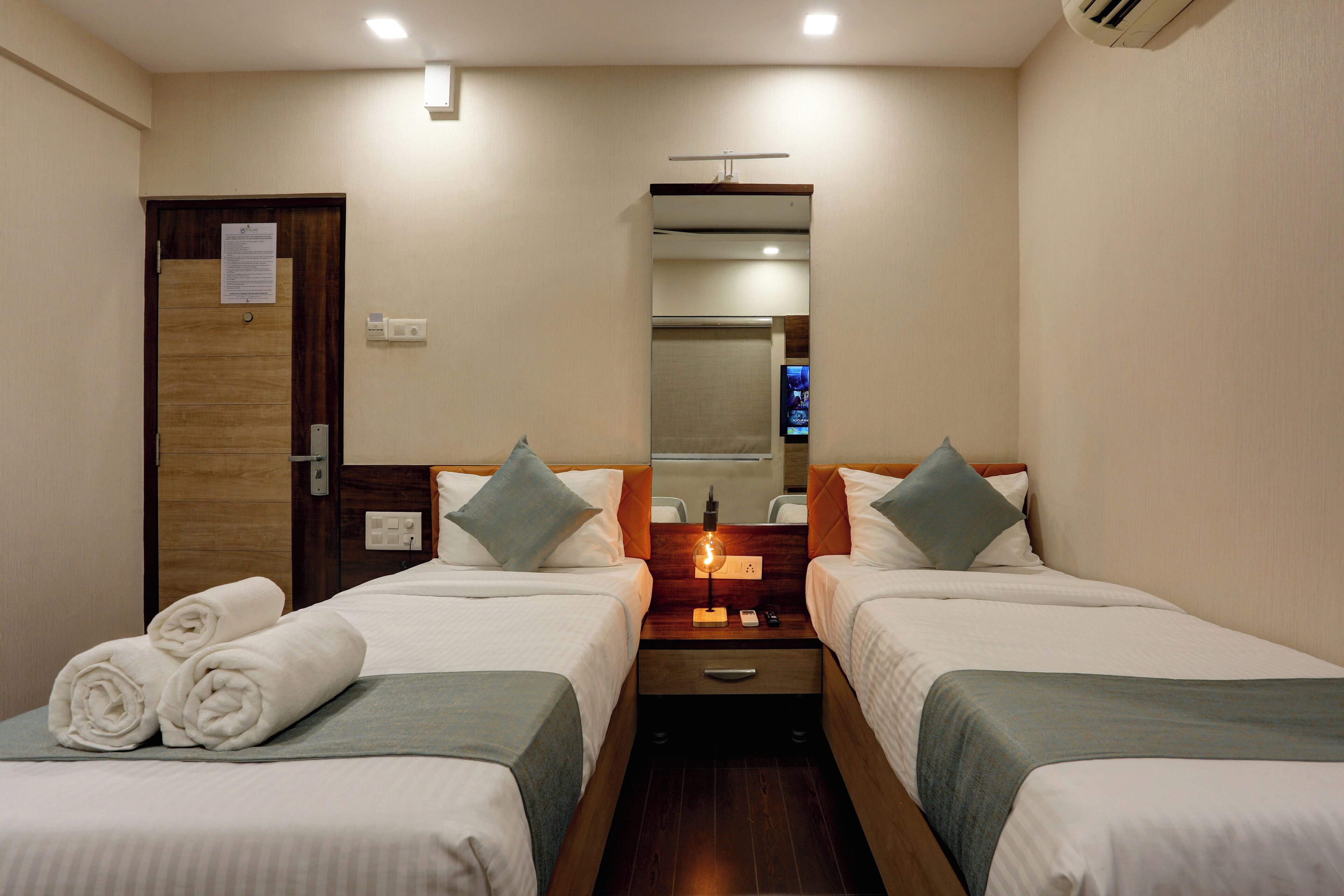 Hotel Ozone Inn