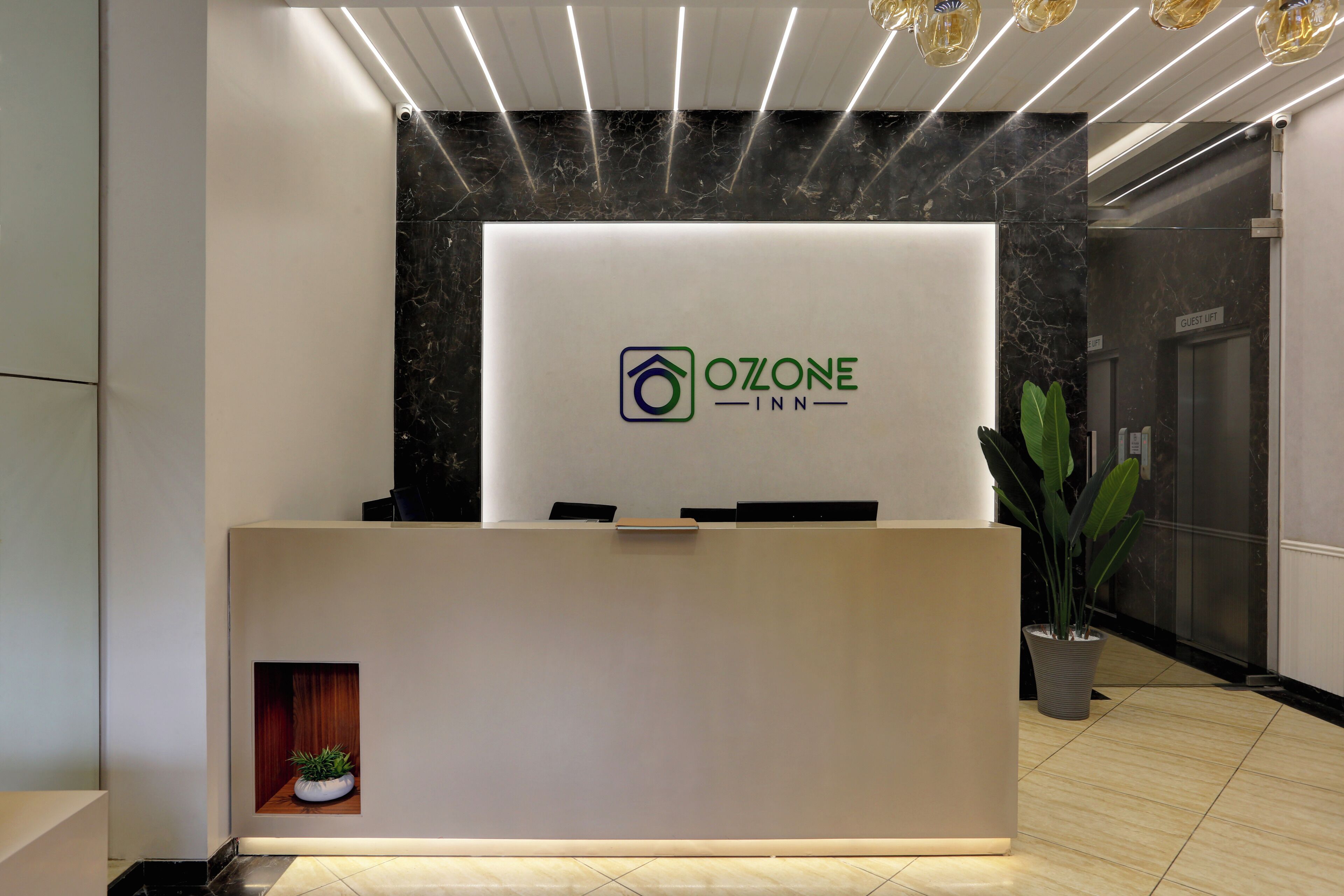 Hotel Ozone Inn