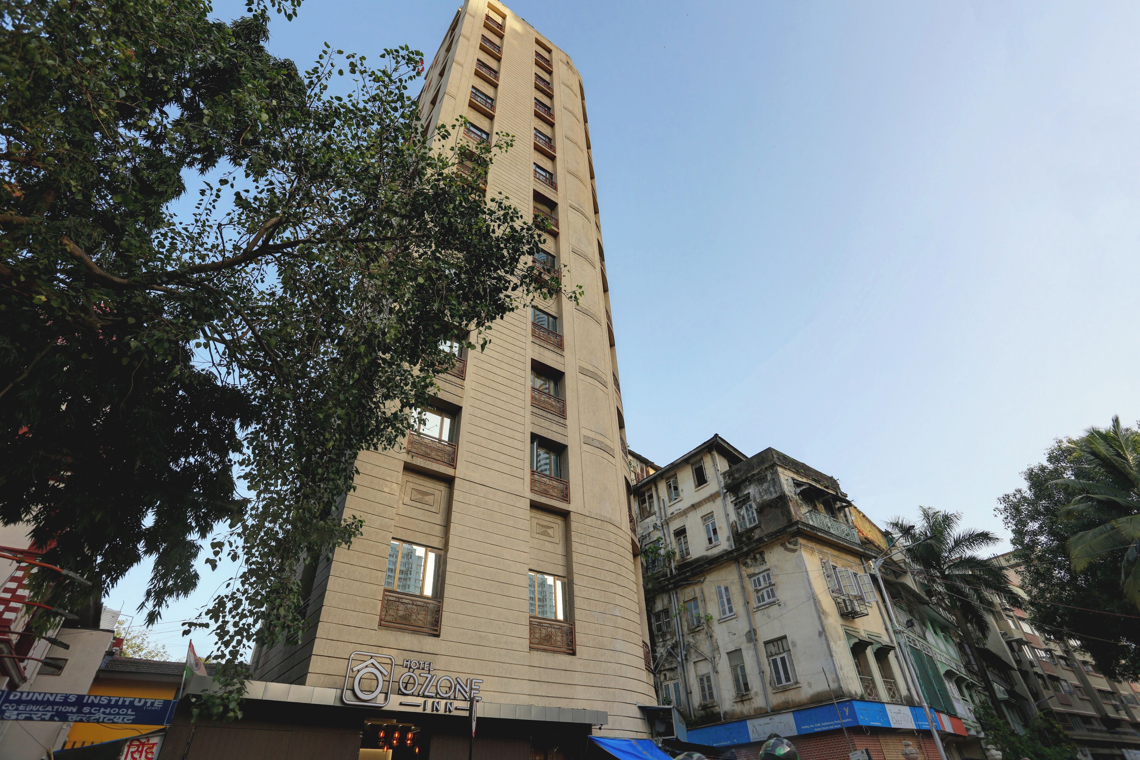 Hotel Ozone Inn
