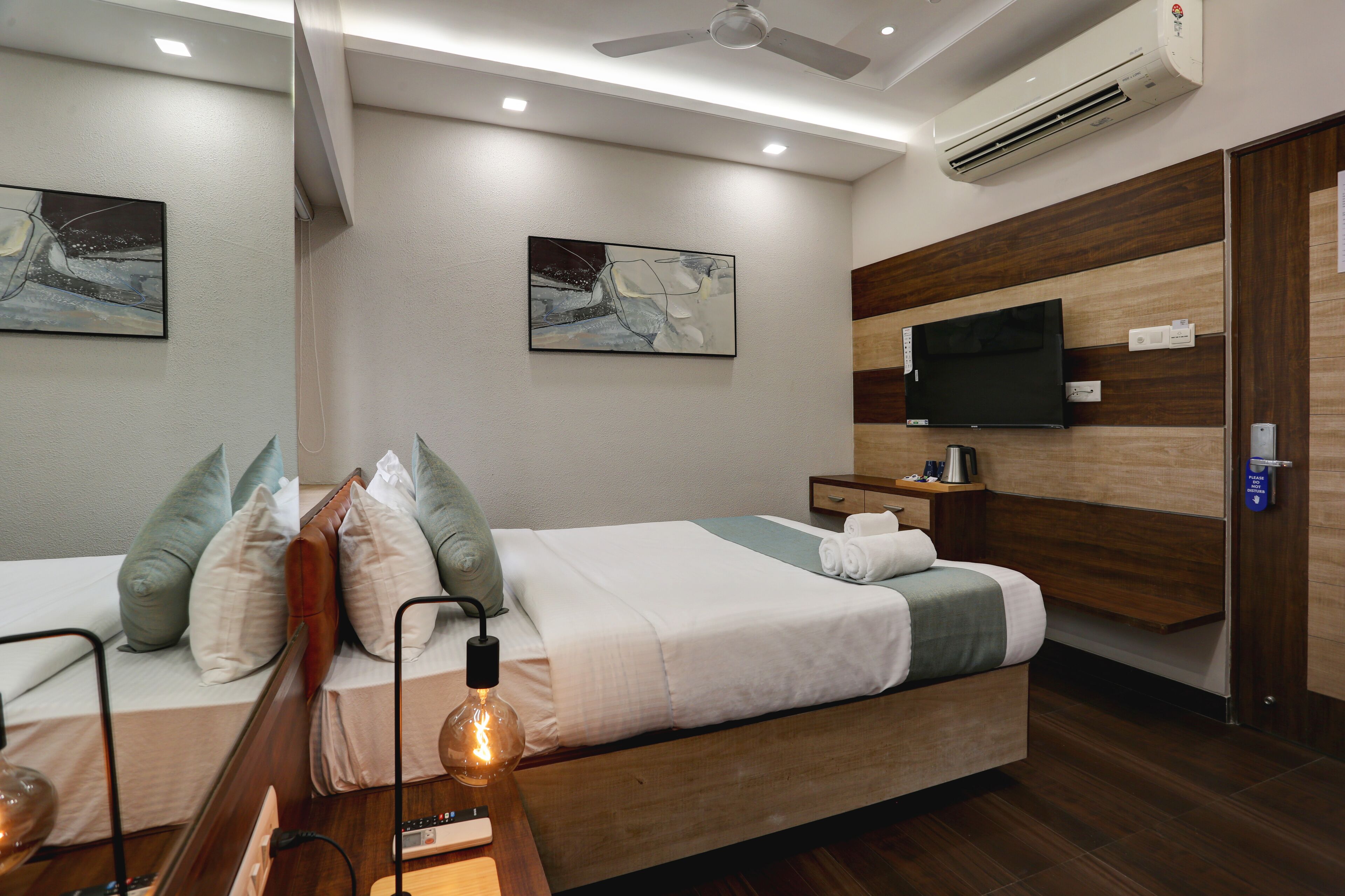 Hotel Ozone Inn