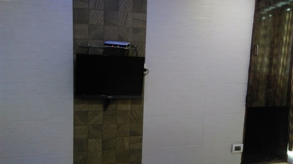 Hotel Paris Residency