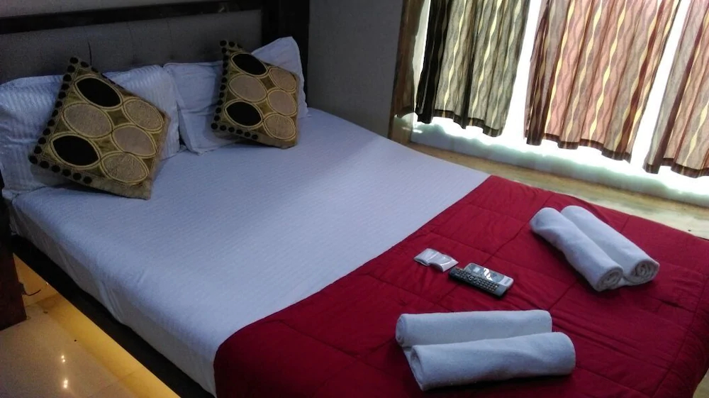 Hotel Paris Residency