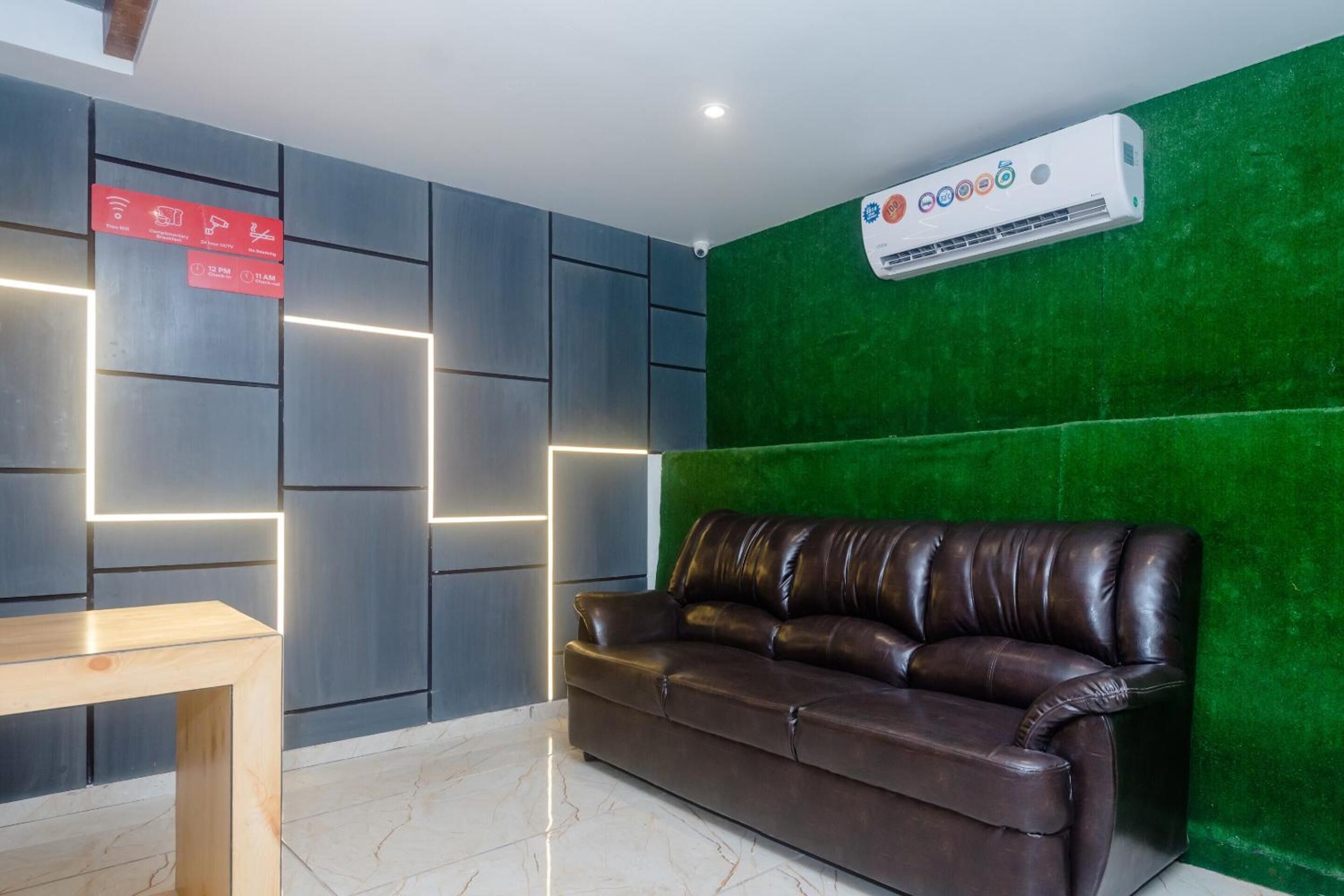 Hotel Riva International