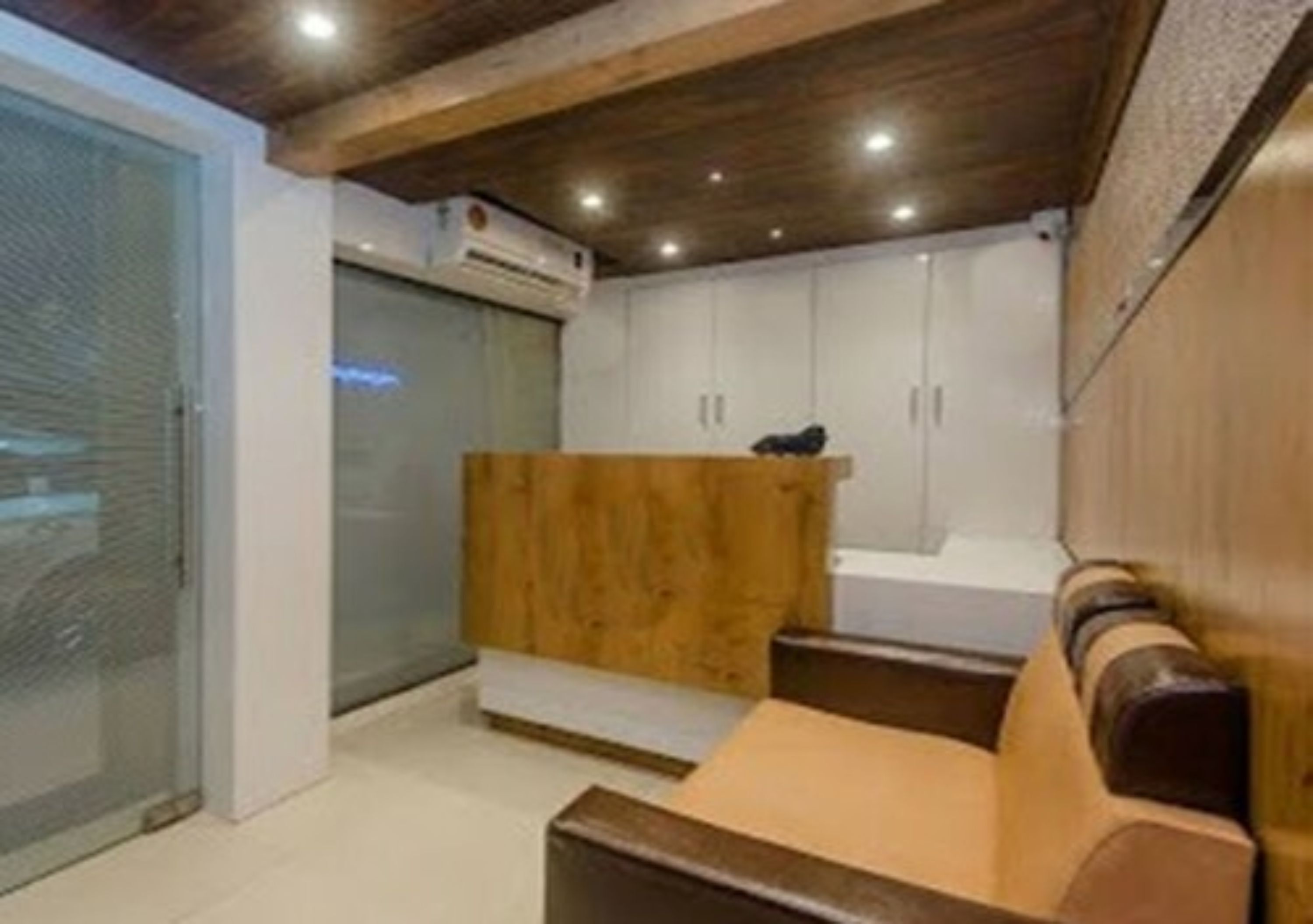 Hotel Sai Suites