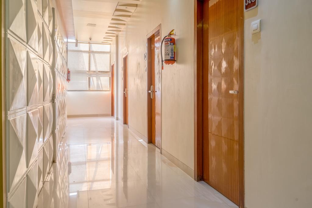 FabHotel Seven Hills  Nr Mumbai International Airport