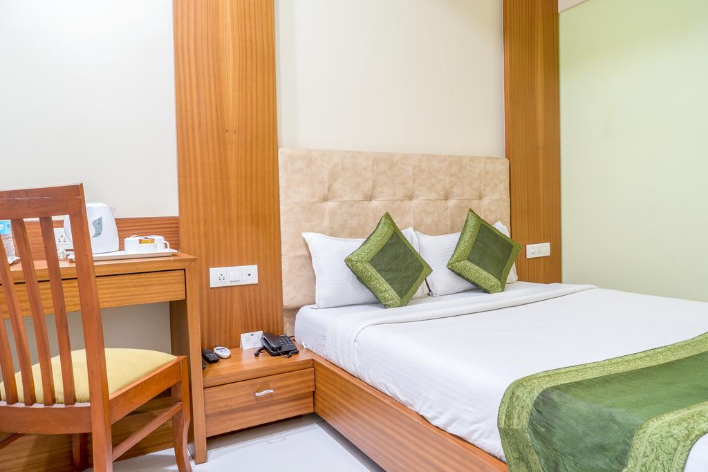 FabHotel Seven Hills  Nr Mumbai International Airport