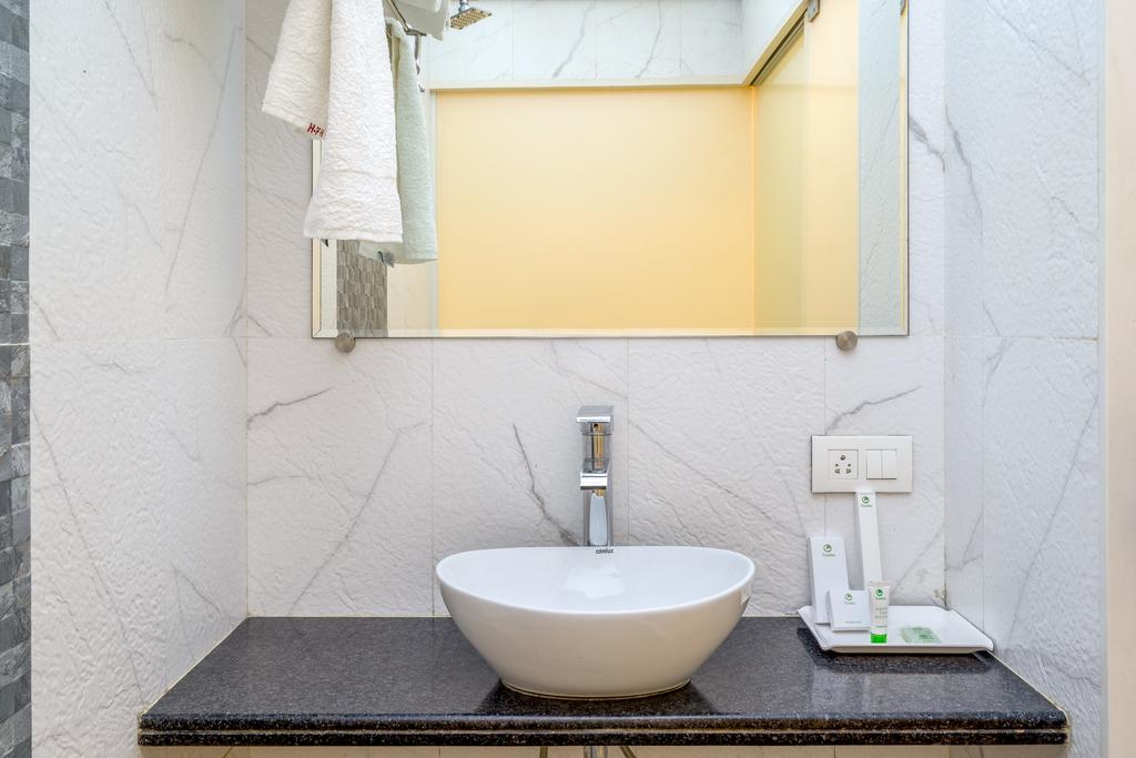 FabHotel Seven Hills  Nr Mumbai International Airport