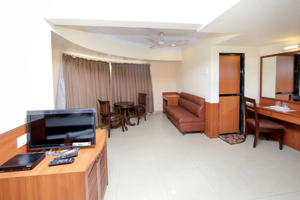 Lucky Hotel Goregaon