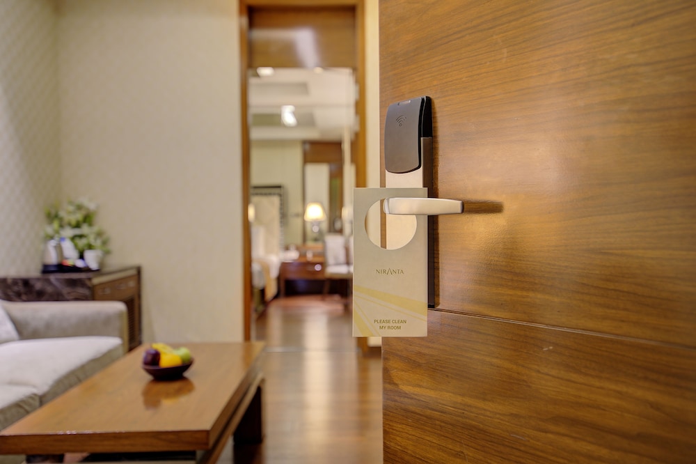 Niranta Airport Transit Hotel And Lounge