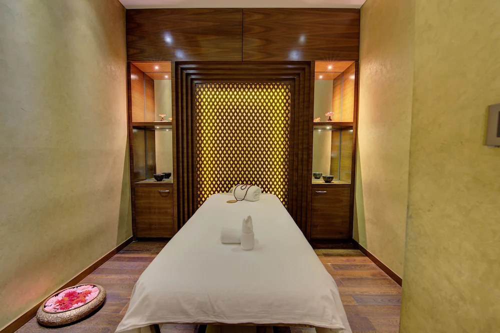 Niranta Airport Transit Hotel And Lounge