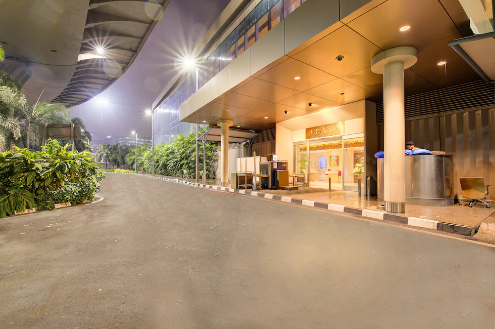 Niranta Airport Transit Hotel And Lounge