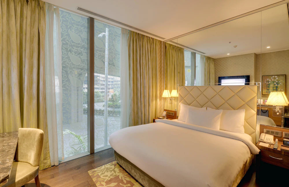 Niranta Airport Transit Hotel And Lounge