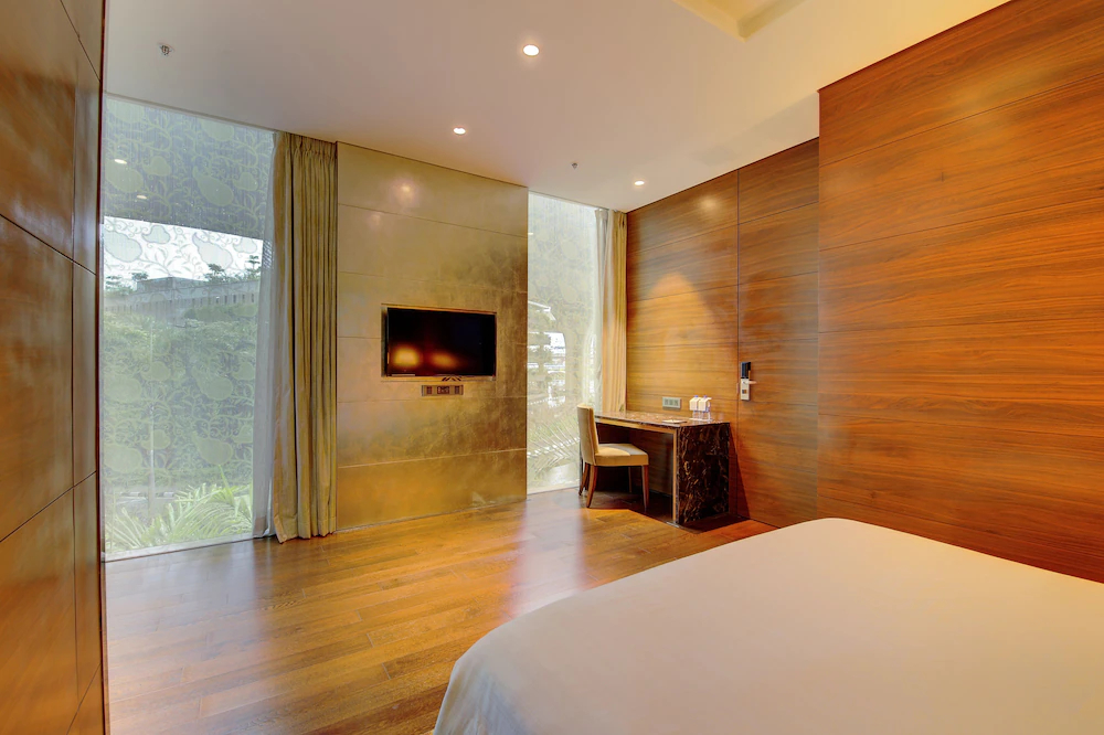 Niranta Airport Transit Hotel And Lounge