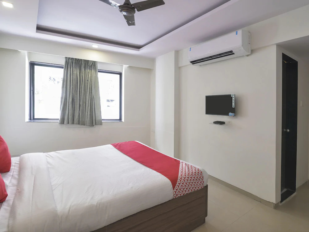 OYO 17165 Flagship Ace Residency Marol
